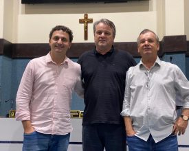 Deputado-federal Rogério Peninha e pré-candidato Rafael Pezenti visitam Pomerode