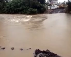 Vídeo: Fortes chuvas causam interdição do desvio na BR-470, em Pouso Redondo