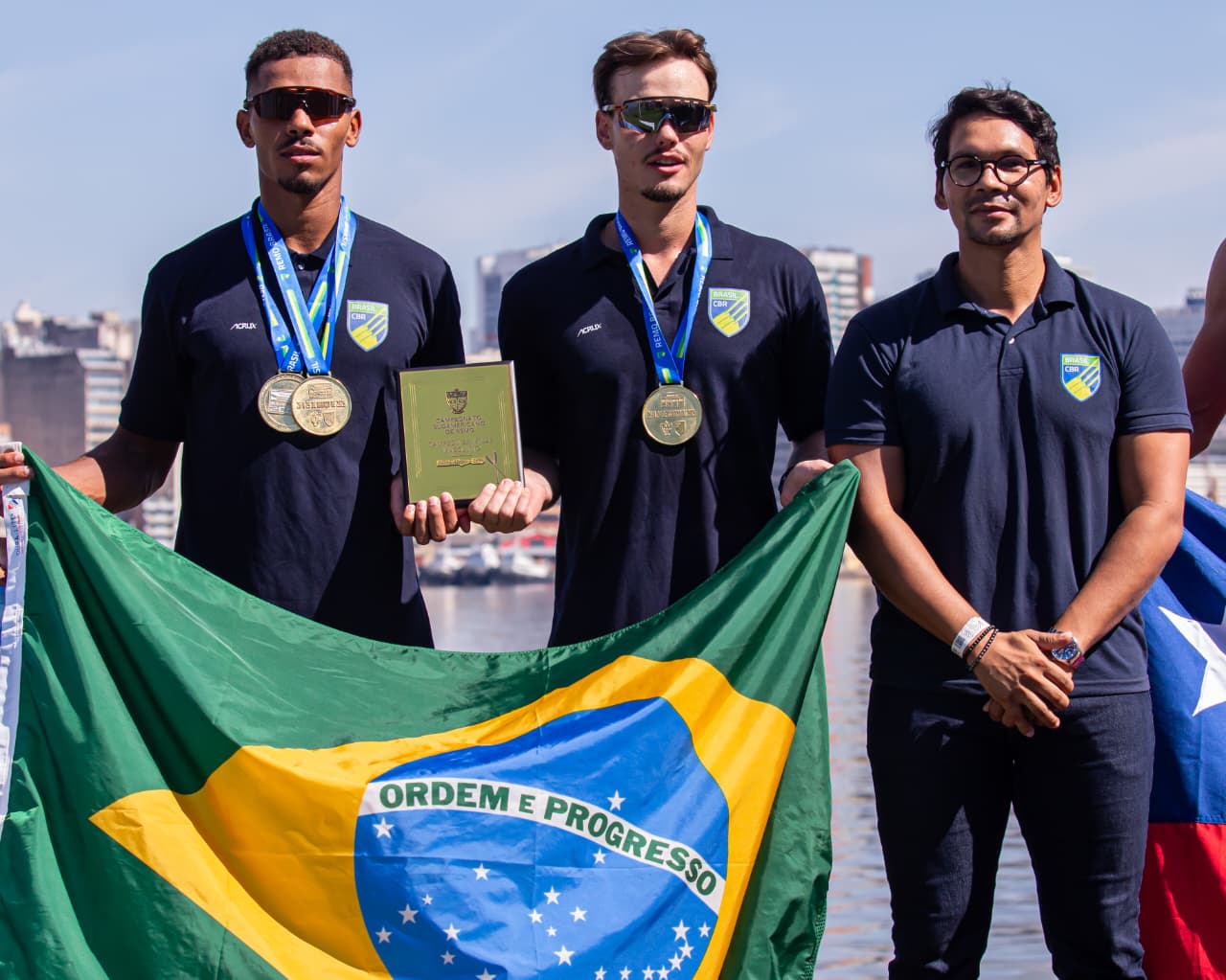 Blumenauense conquista medalha de ouro no Campeonato Sul-Americano de Remo