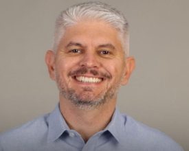 Egídio Ferrari, prefeito de Blumenau, é vítima de 'golpe do whatsapp falso'