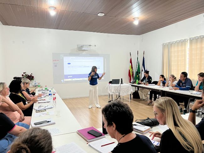 Pomerode promove capacitação para professores sobre educação no trânsito