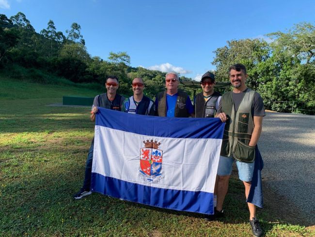 Equipe de Pomerode traz duas medalhas para casa em Campeonato de Tiro ao Prato