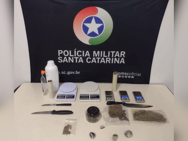 Traficantes de "dry", maconha sintética proibida pela ANVISA, são presos em Blumenau