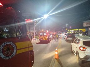 Acidente triplo deixa duas pessoas feridas em Gaspar