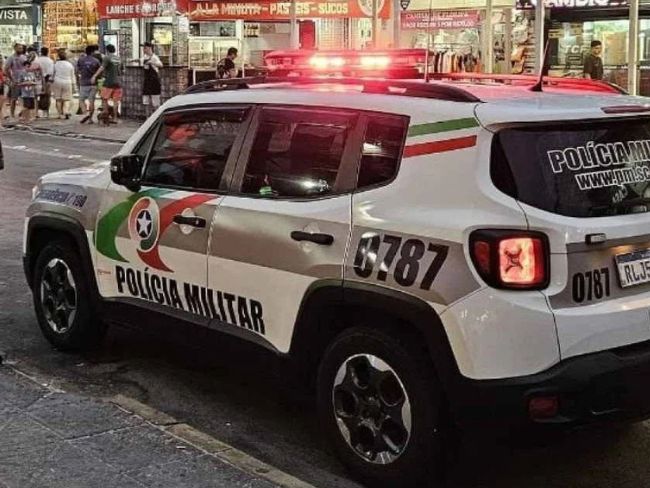 Motorista atropela motociclista de propósito após discussão e é preso em Blumenau