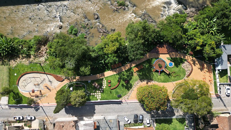 Praça Ralf Karsten, primeira área de lazer do bairro Testo Salto, é inaugurada em Blumenau