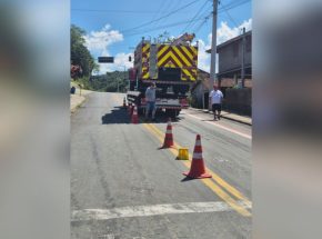 Viatura dos Bombeiros Voluntários de Pomerode sofre pane mecânica a caminho de incêndio