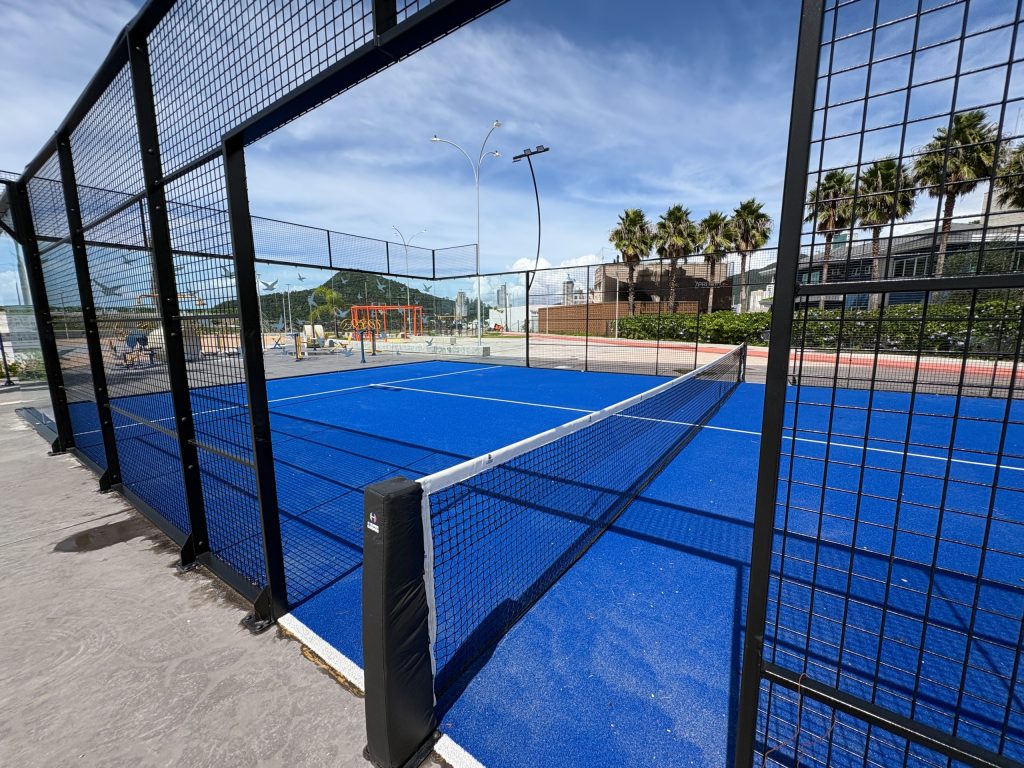 Parque tem mais de 12 mil metros quadrados e deve contar com quadra de padel, heliponto e mirante - Fotos: Divulgação/Prefeitura de Itajaí