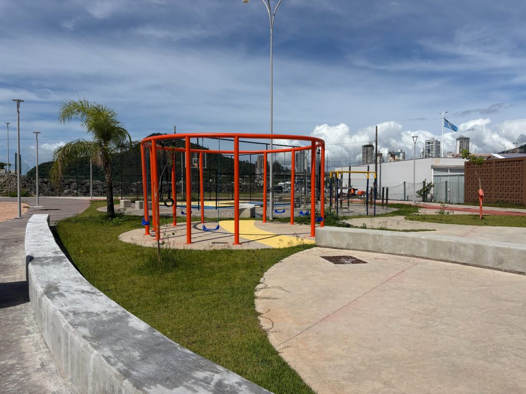 Parque tem mais de 12 mil metros quadrados e deve contar com quadra de padel, heliponto e mirante - Fotos: Divulgação/Prefeitura de Itajaí