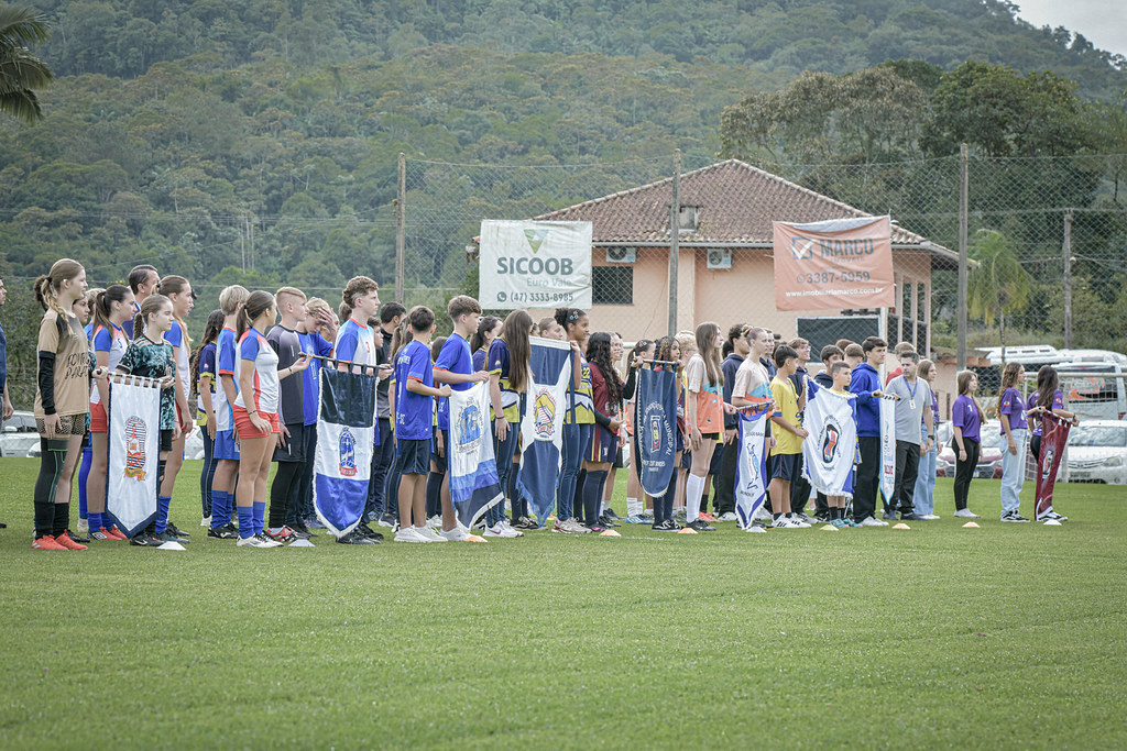 Solenidade de abertura foi realizada no Campo do Água Verde e contou com a presença de diversas autoridades