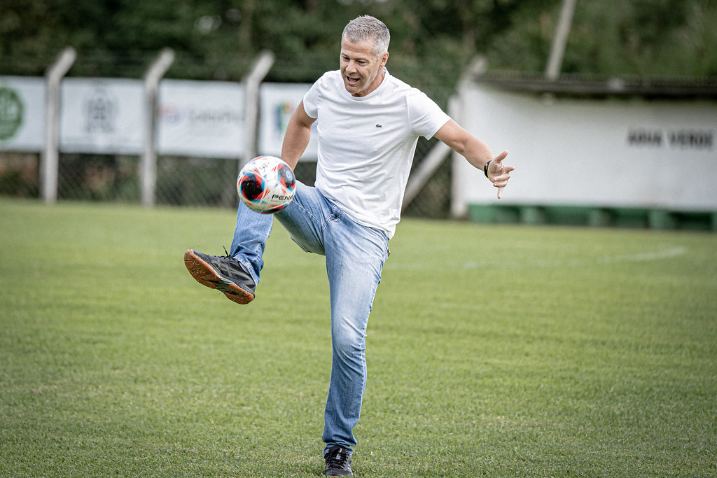 Solenidade de abertura foi realizada no Campo do Água Verde e contou com a presença de diversas autoridades
