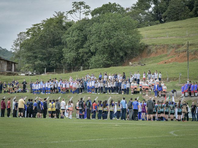 Abertura oficial do Campeonato Catarinense Escolar de Futebol é realizada em Pomerode nesta segunda-feira (04) - Foto: Vale Europeu Esportes/Richard Ferrari/Fábio Gonçalves
