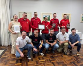 Bombeiros Voluntários de Pomerode são homenageados por conquista inédita em desafio estadual