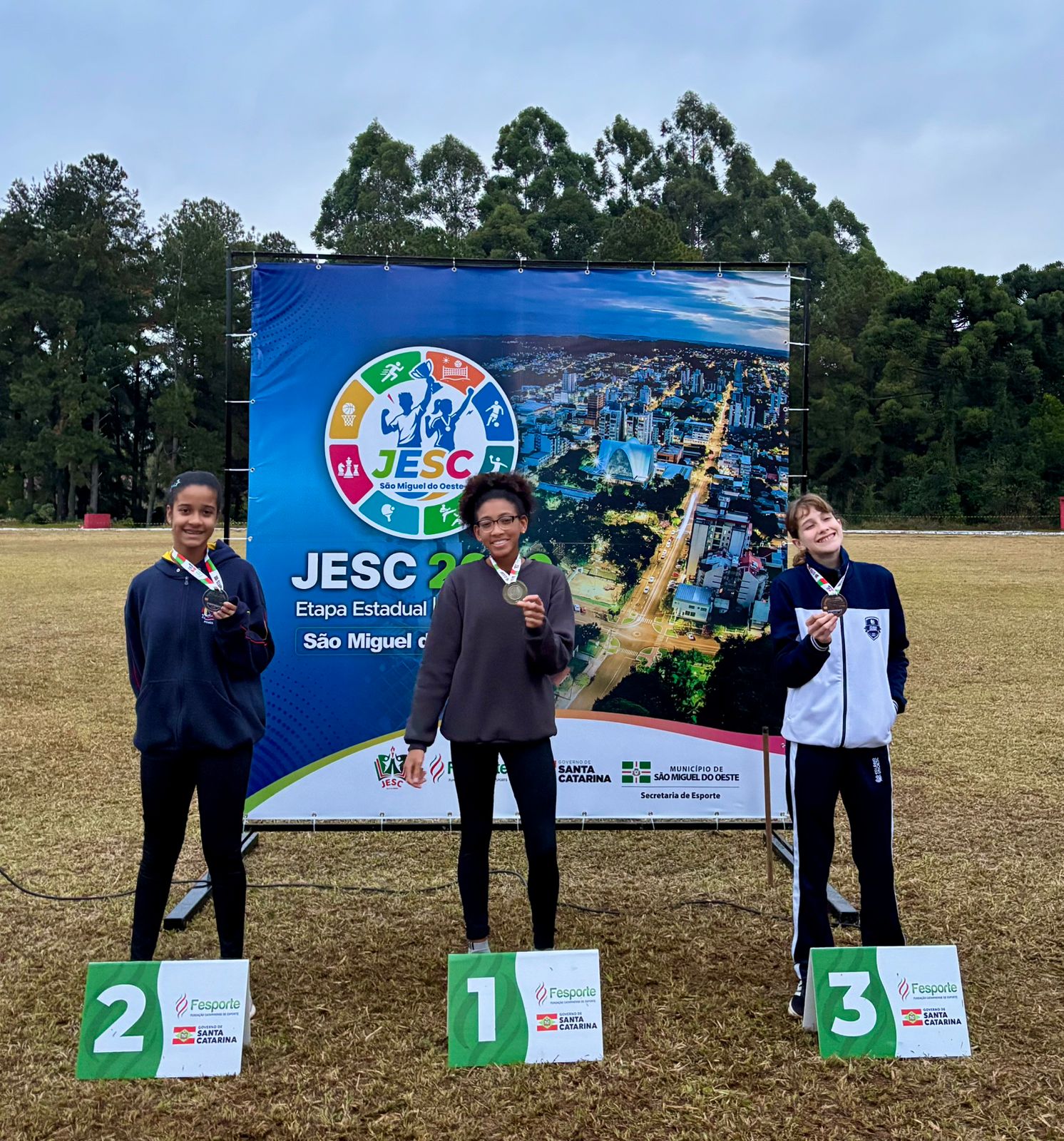 Atletismo faz campanha histórica e classifica quatro atletas para o JEB'S - Foto: Divulgação