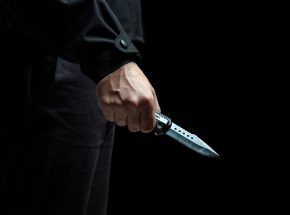 Homem invade casa de ex-companheira durante a madrugada e acaba ferido gravemente em Indaial - Foto: Imagem Ilustrativa/Envato Elements