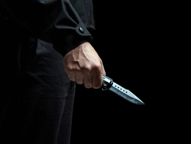 Homem invade casa de ex-companheira durante a madrugada e acaba ferido gravemente em Indaial - Foto: Imagem Ilustrativa/Envato Elements