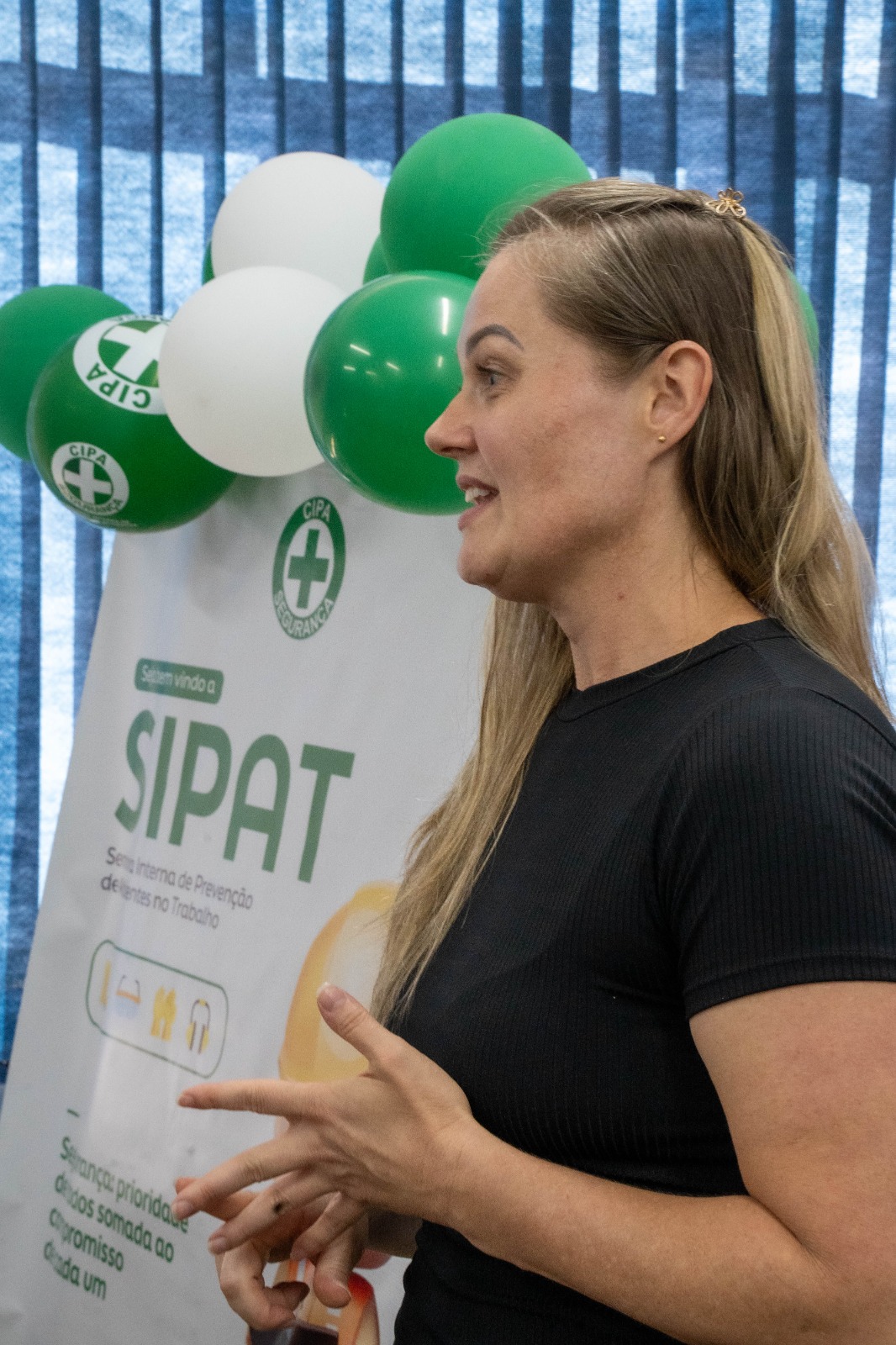 Marciana também realiza palestras, contando sua experiência