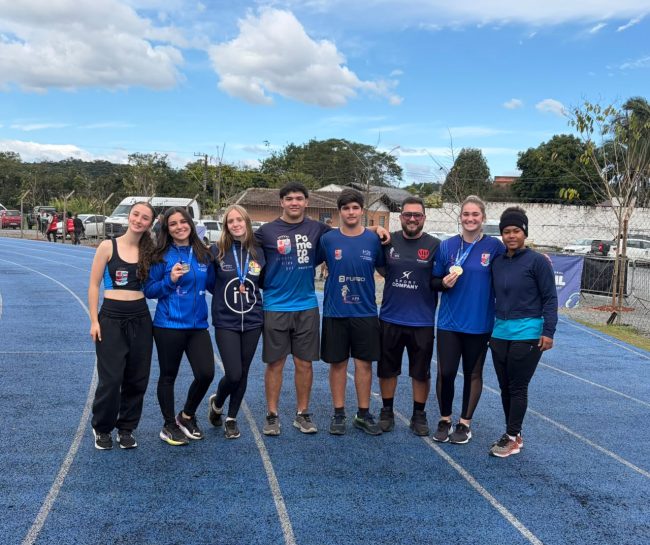 Pomerodenses superam chuva e conquistam nove medalhas em campeonato estadual de atletismo