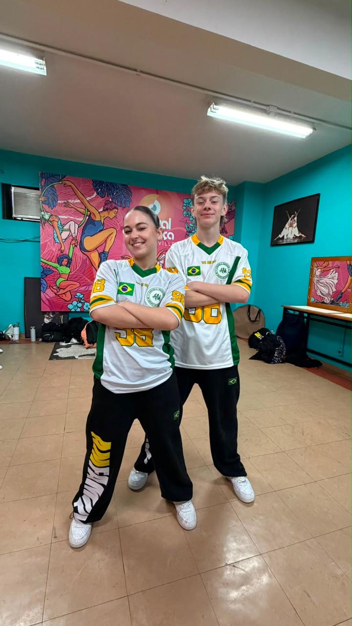 Gustav e Amanda conquistaram medalha de ouro e medalha de prata no Festival de Dança de Joinville - Foto: Arquivo Pessoal