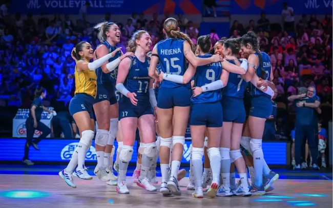 Não deu! Brasil começa ganhando, mas leva virada e perde para a Turquia na final da Liga das Nações - Foto: Volleyball World)