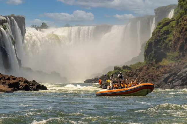 Turista holandês morre após barco virar nas Cataratas do Iguaçu