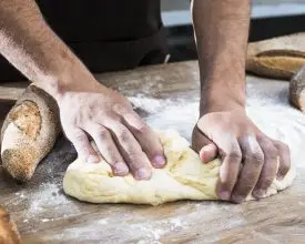 FURB abre inscrições para cursos de curta duração com aulas de croissant, pães doces e massas